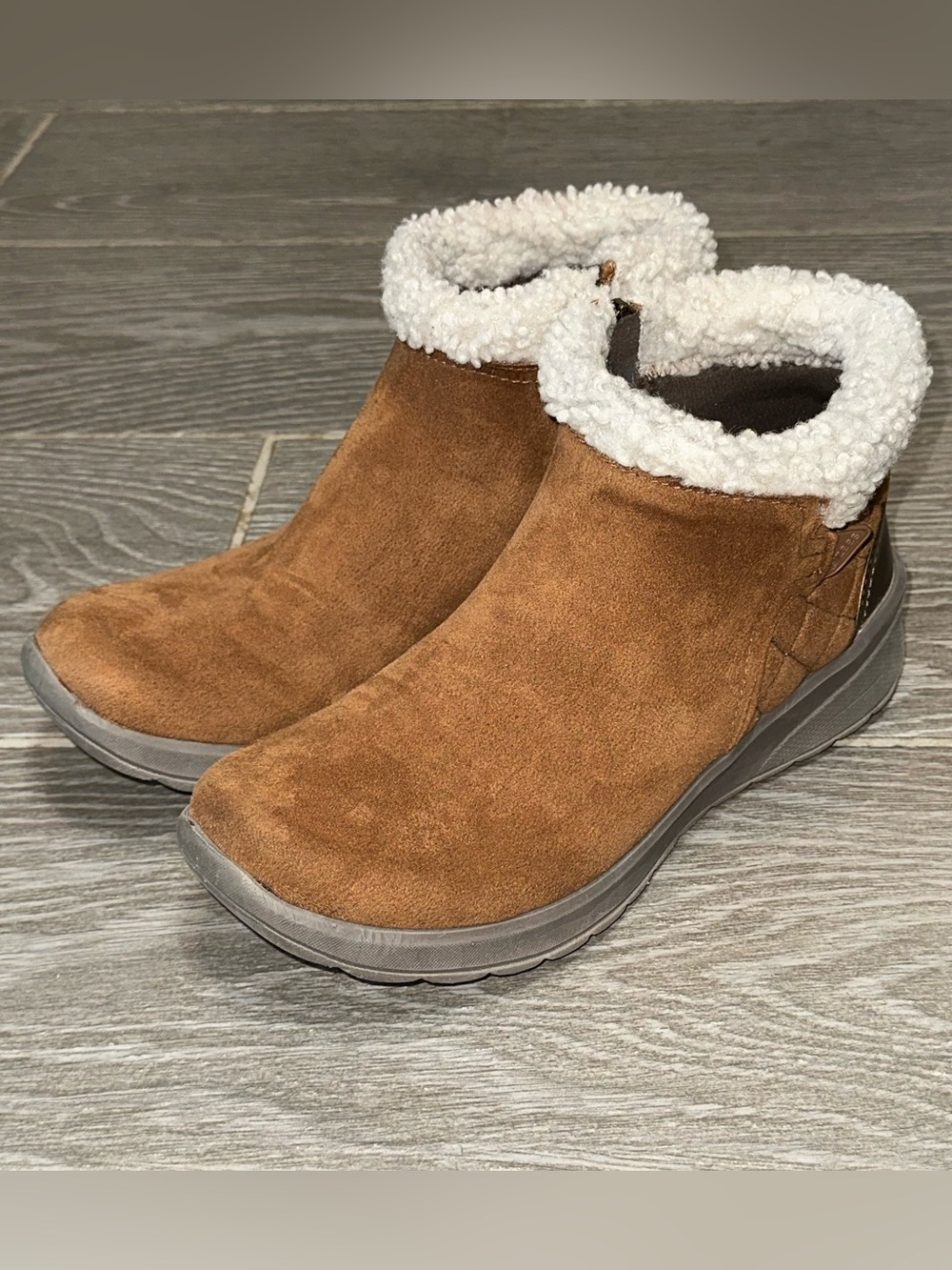 Bzees Go-Getter Women’s 8.5 Ankle Bootie Boot Brown Fur Comfort Washable Quilted